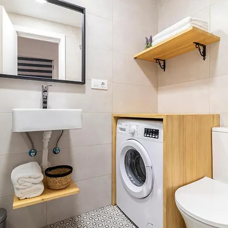 Allo Francos I Centro 2 * جيريز